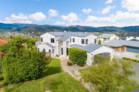 Photo of property in 3 Birkinshaw Grove, Riverstone Terraces, Upper Hutt, 5018