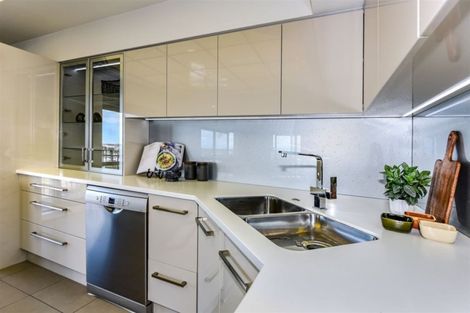 Photo of property in Gloucester Towers, 28/28 Gloucester Street, Christchurch Central, Christchurch, 8013