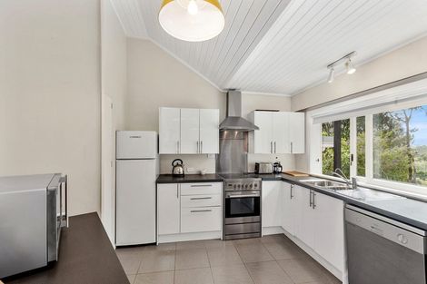 Photo of property in 1080 Sandspit Road, Sandspit, Warkworth, 0982