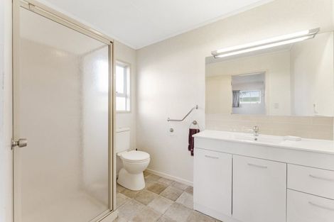 Photo of property in 70 Karewa Parade, Papamoa Beach, Papamoa, 3118