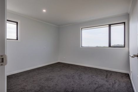 Photo of property in 19 Corsica Court, Fitzherbert, Palmerston North, 4410