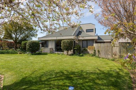 Photo of property in 24 Ruahine Street, Dannevirke, 4930