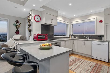 Photo of property in 9a Tirinui Crest Road, Otumoetai, Tauranga, 3110