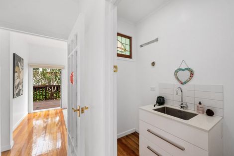 Photo of property in 1/317 Lake Road, Hauraki, Auckland, 0622