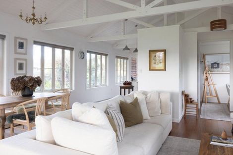 Photo of property in 32 Te Aute Road, Havelock North, 4130