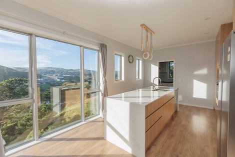 Photo of property in 32 Melksham Drive, Churton Park, Wellington, 6037