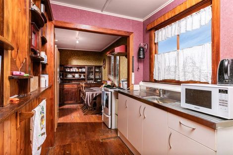 Photo of property in 117 Te Atatu Road, Te Atatu South, Auckland, 0610