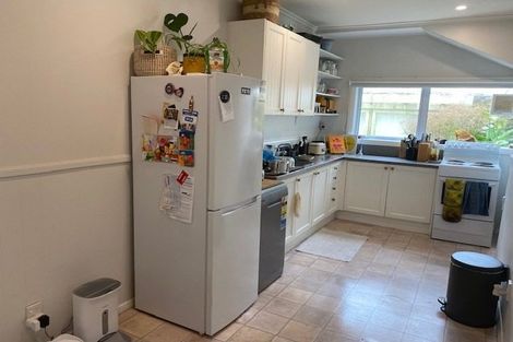 Photo of property in 10 Oriel Place, Tawa, Wellington, 5028