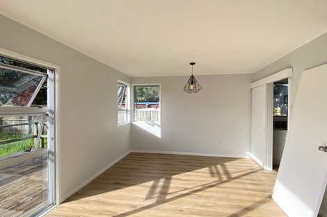 Photo of property in 75 Lewisham Street, Highland Park, Auckland, 2010