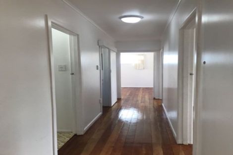 Photo of property in 1/13 Bowman Road, Forrest Hill, Auckland, 0620