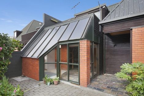 Photo of property in 33 Dovedale Avenue, Ilam, Christchurch, 8041