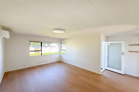 Photo of property in 21 Silverstone Place, Henderson, Auckland, 0612