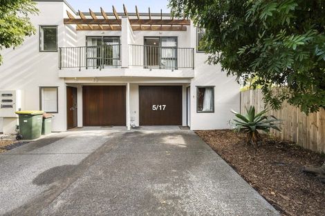 Photo of property in 5/17 Harbour View Road, Te Atatu Peninsula, Auckland, 0610