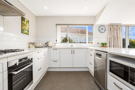 Photo of property in 7 Lakeside Villas, Whitby, Porirua, 5024