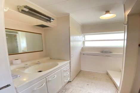 Photo of property in 7a Fairlea Road, Te Atatu South, Auckland, 0610