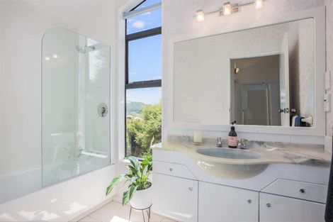 Photo of property in 42 James Cook Drive, Whitby, Porirua, 5024