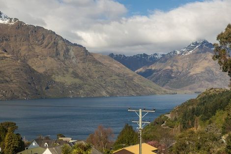 Photo of property in 5 Arawata Terrace, Fernhill, Queenstown, 9300