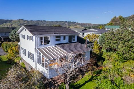 Photo of property in 71 Oriel Avenue, Tawa, Wellington, 5028