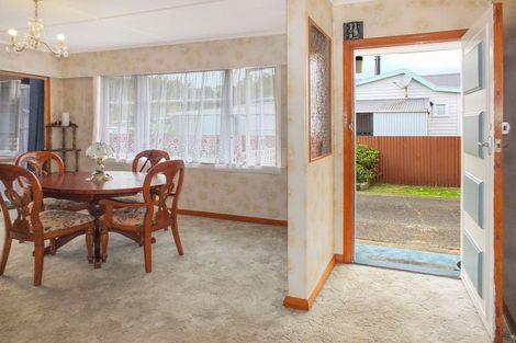 Photo of property in 18 Hulke Street, Foxton, 4814