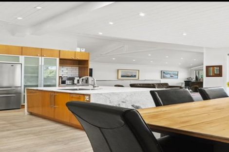 Photo of property in 80b Queen Street, Northcote Point, Auckland, 0627