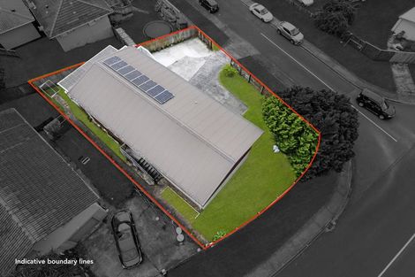 Photo of property in 2 Talmar Place, Massey, Auckland, 0614