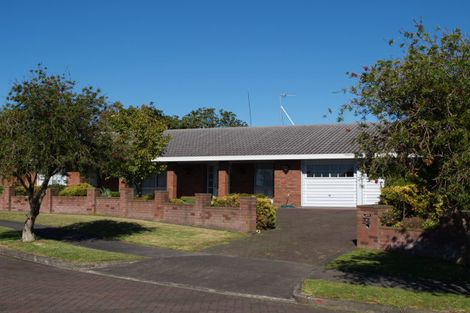 Photo of property in 24 Crescent Hills Court, Northpark, Auckland, 2013