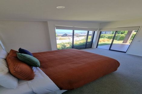 Photo of property in 22 Matipo Street, Wanaka, 9305