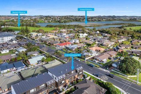 Photo of property in 2/35 Centreway Road, Orewa, 0931