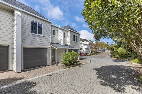 Photo of property in 16 Lawson Place, Mount Victoria, Wellington, 6011