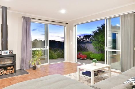 Photo of property in 18 Bankside Road, Silverdale, 0932