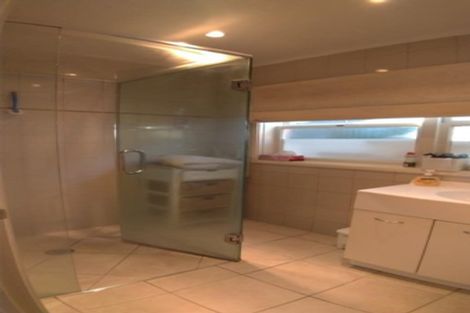 Photo of property in 2/198 Hurstmere Road, Takapuna, Auckland, 0622