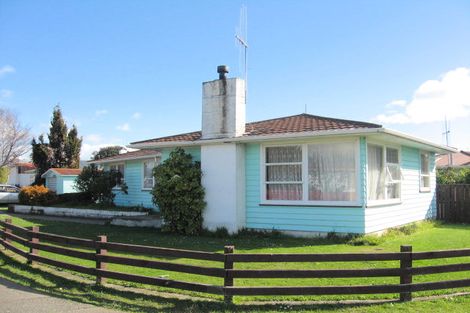 Photo of property in 2 Balmoral Street, Levin, 5510