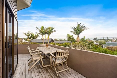 Photo of property in 37 Toroa Street, Torbay, Auckland, 0630