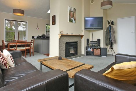 Photo of property in 11 Versailles Street, Karori, Wellington, 6012