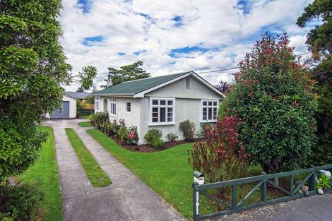 Photo of property in 6 Lansdowne Crescent, Lansdowne, Masterton, 5810