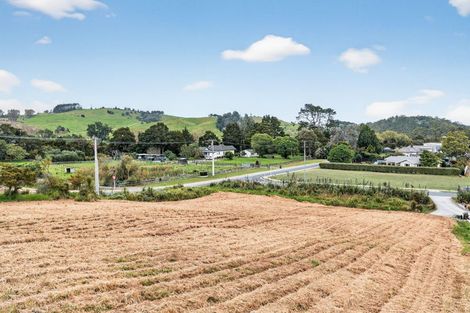 Photo of property in 2 Arahanga Road, Paparoa, 0571
