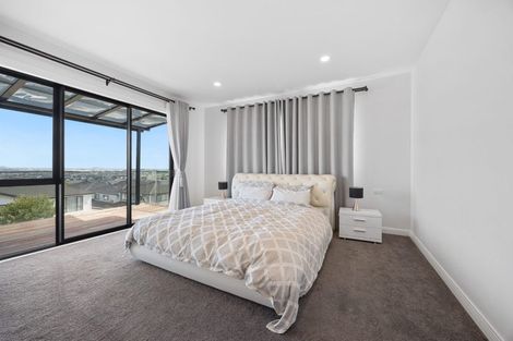 Photo of property in 2 Drumnaconagher Road, Flat Bush, Auckland, 2019