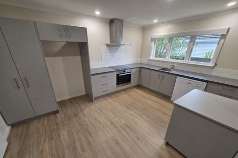 Photo of property in 11 Grimseys Road, Redwood, Christchurch, 8051