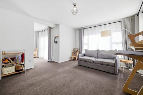 Photo of property in 33 Fovant Street, Russley, Christchurch, 8042