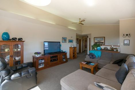 Photo of property in 86 Queens Road, Glen Avon, New Plymouth, 4312