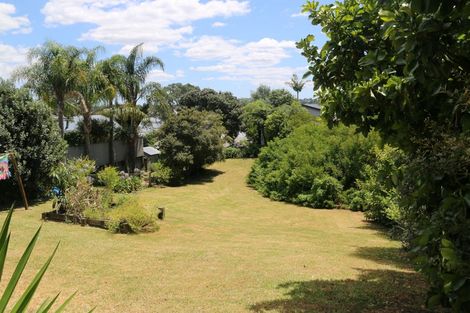 Photo of property in 2 Twin Wharf Road, Herald Island, Auckland, 0618