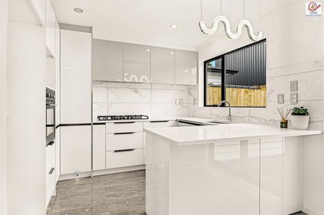 Photo of property in 11a Mcinnes Road, Weymouth, Auckland, 2103