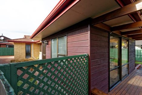 Photo of property in 2/36 Golfland Drive, Golflands, Auckland, 2013