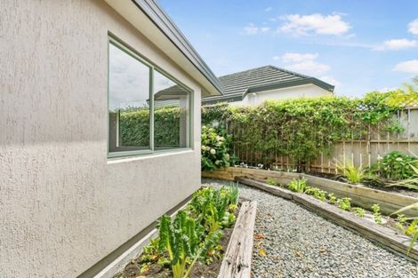 Photo of property in 2/6 Pat O'connor Place, Manurewa, Auckland, 2105