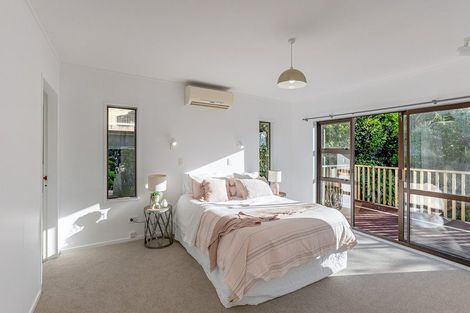 Photo of property in 16 Huia Street, Waikanae, 5036