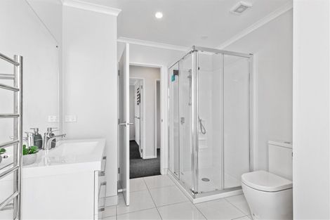 Photo of property in 5 Courage Road, Papakura, 2110