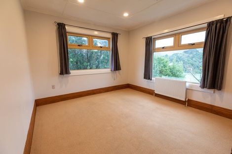 Photo of property in 2 Fernhill Terrace, Wadestown, Wellington, 6012