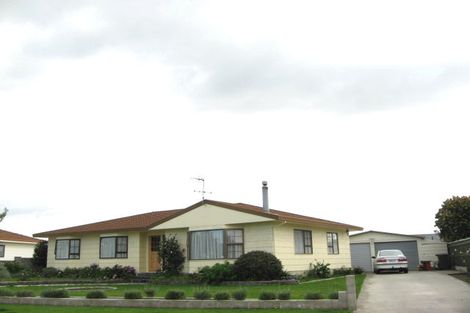 Photo of property in 9 Deakin Place, Clive, 4102