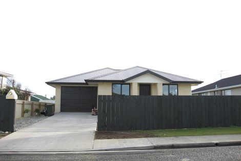 Photo of property in 37 Vogel Place, Waikiwi, Invercargill, 9810