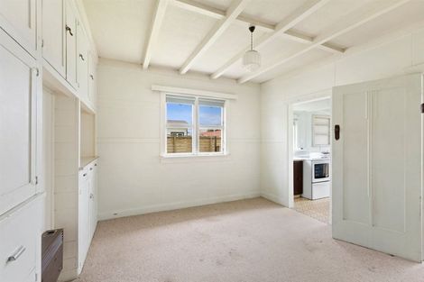 Photo of property in 10 Tukapa Street, Westown, New Plymouth, 4310